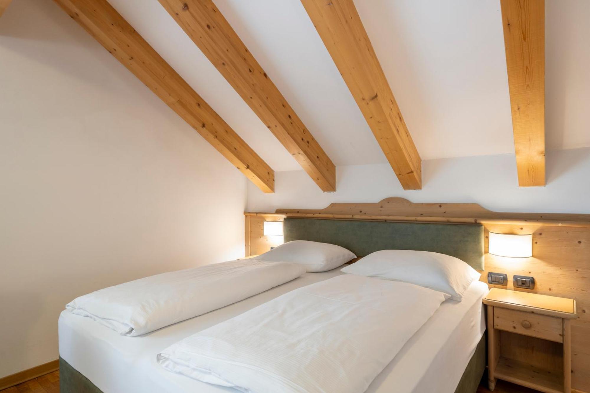 Hotel Erica Тезеро Экстерьер фото