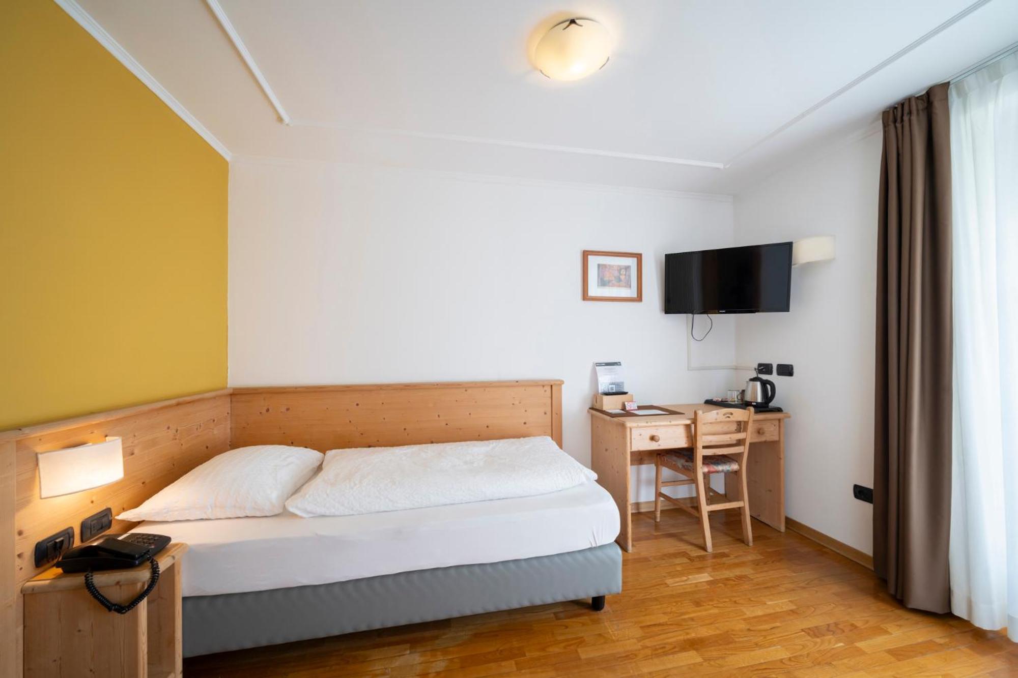 Hotel Erica Тезеро Экстерьер фото