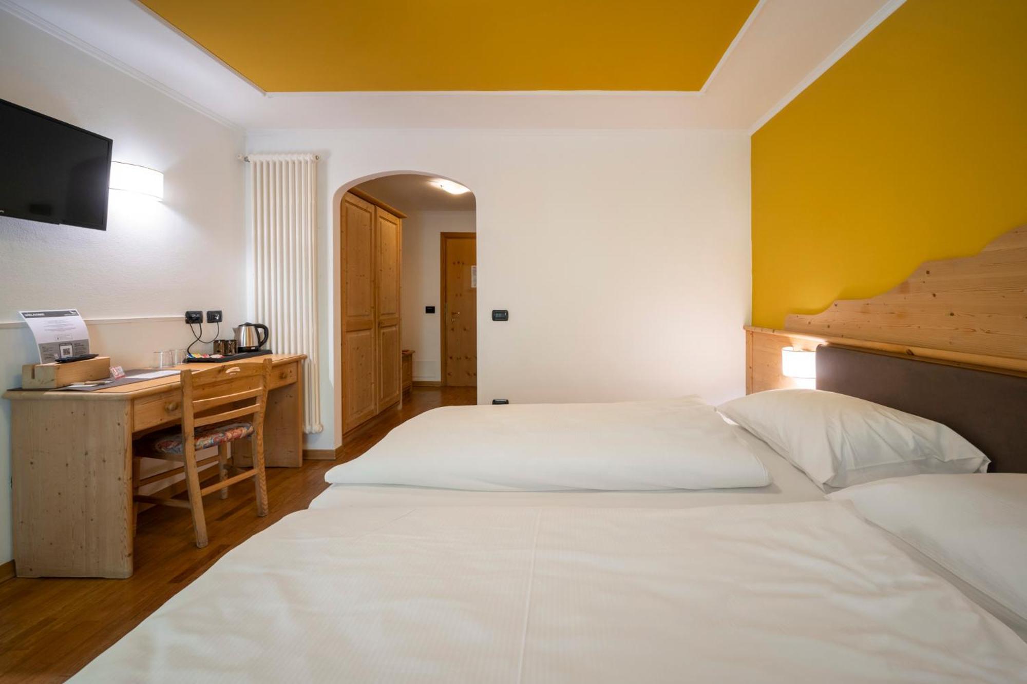 Hotel Erica Тезеро Экстерьер фото