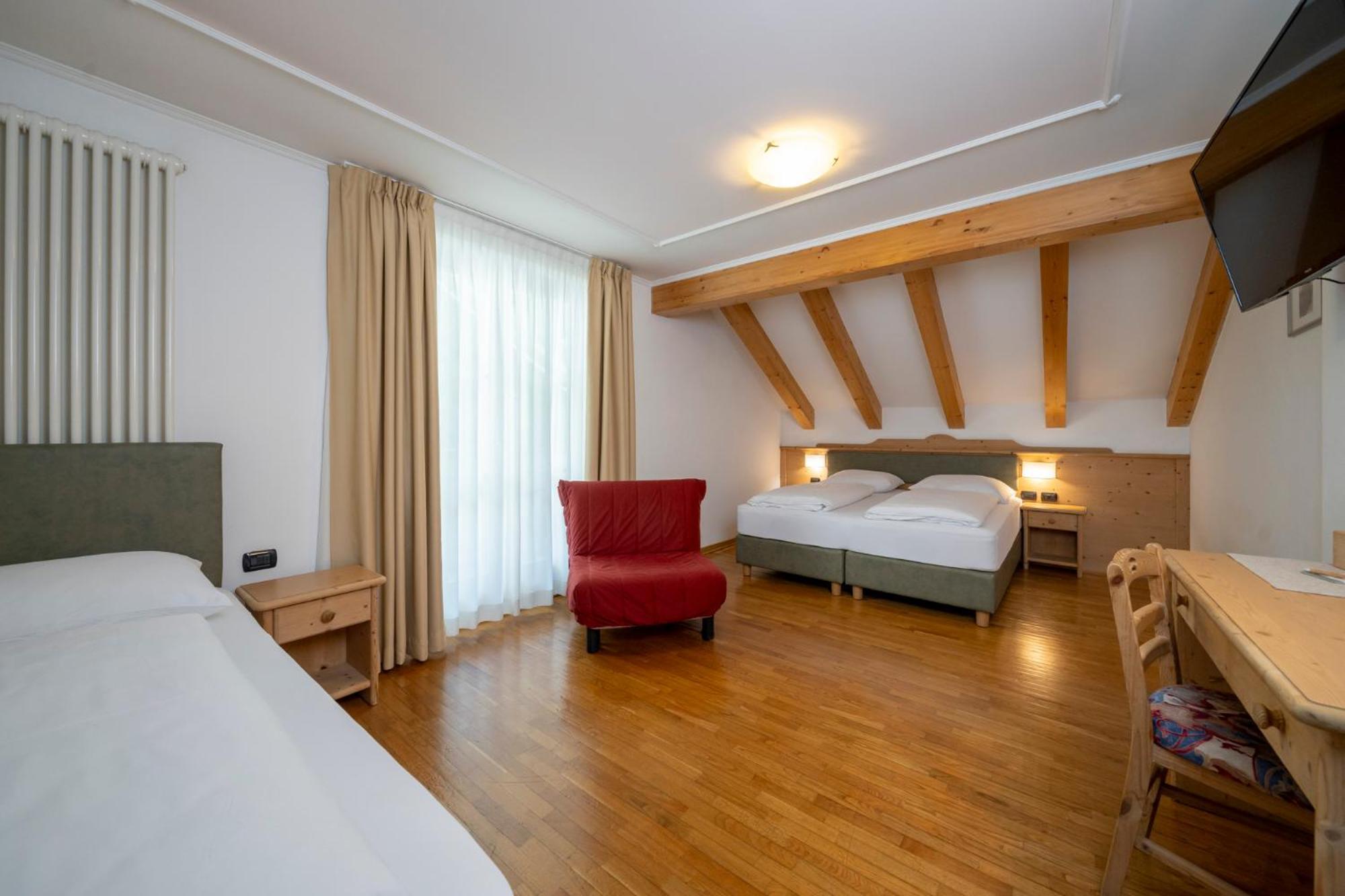 Hotel Erica Тезеро Экстерьер фото